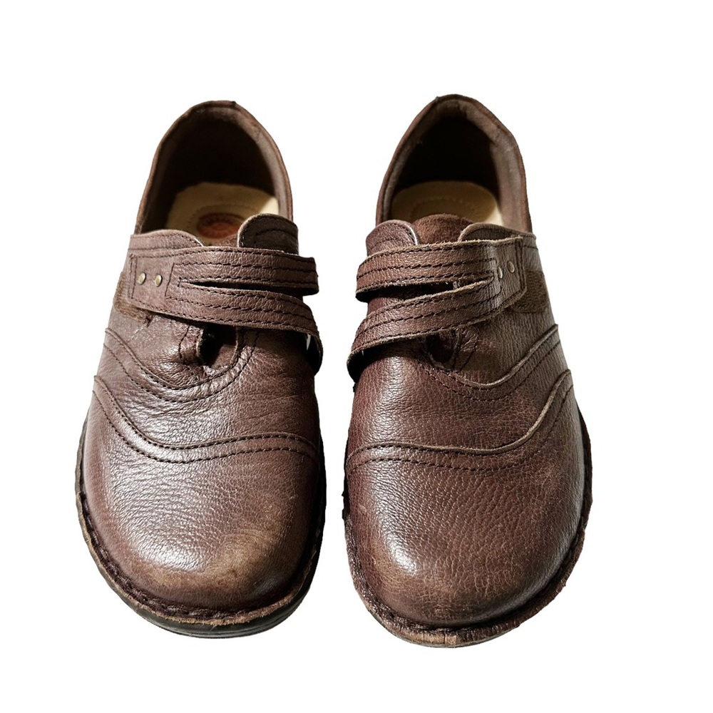 EARTH SPIRIT Women's Brown Leather Loafers Shoes Slip Ons W/Round Toe Size 9.5